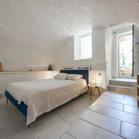 Villa Le Clos Saint-sif, 4 Bedroom Air Conditioning, Pool